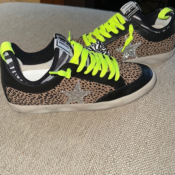 Gianni Bini Shoes - New Gianni Bini glitter leopard print sneakers size 9.5